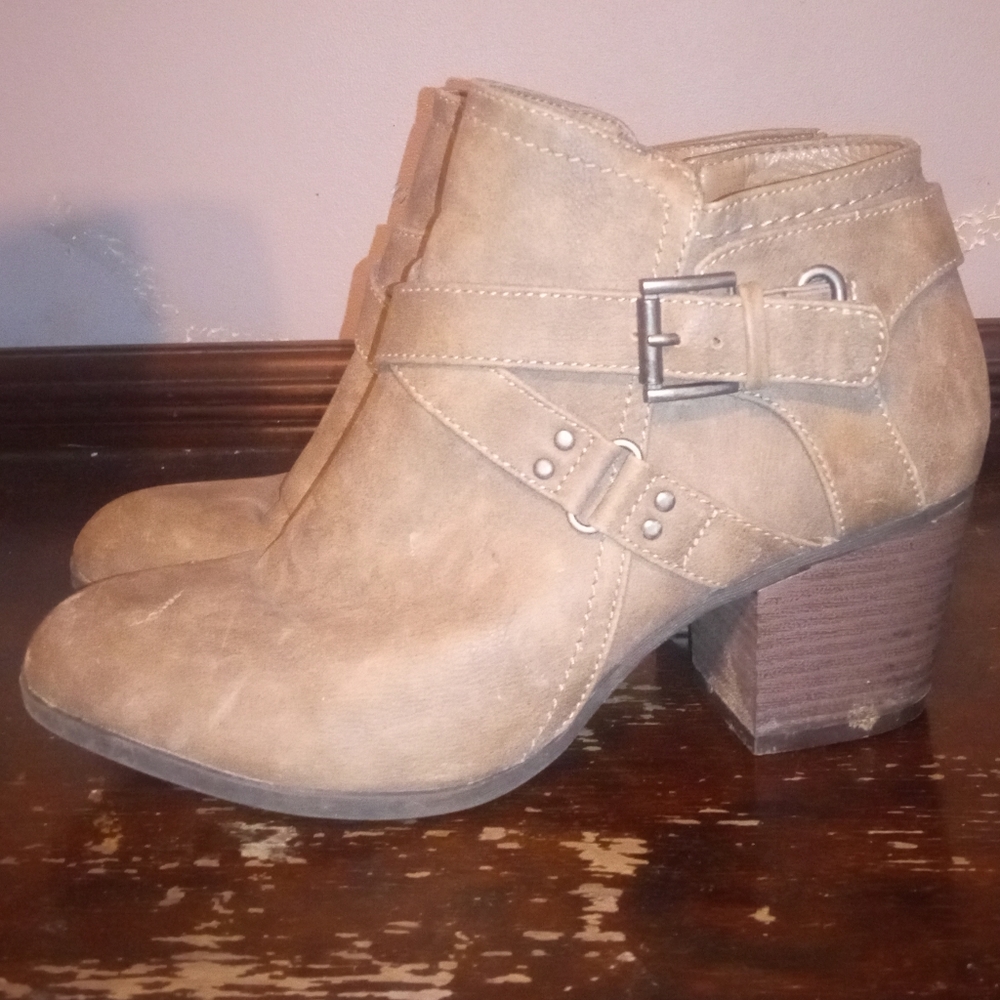 Got Tomato Wedged boots
